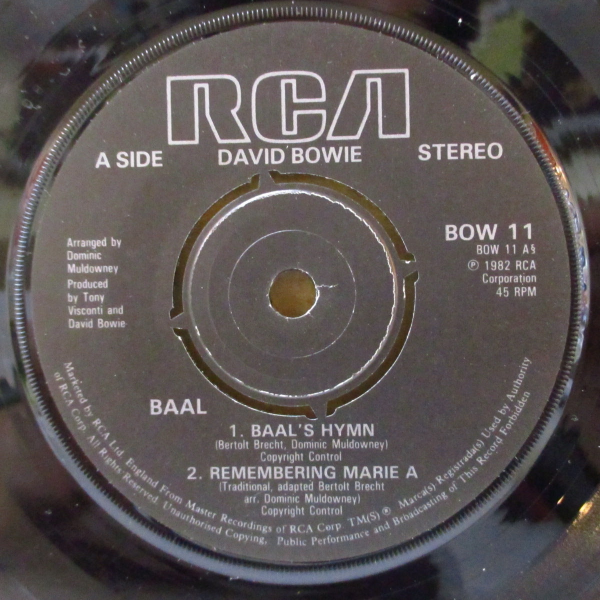 DAVID BOWIE (デヴィッド・ボウイ) - In Bertolt Brecht's Baal (UK '82 オリジナル5曲入り「ラウンドセンター」 7インチ+黒インナー/マット固紙三面見開きジャケ)