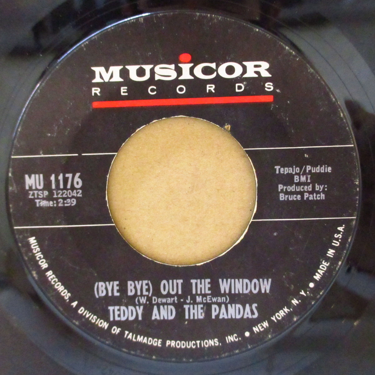 TEDDY AND THE PANDAS (テディ・アンド・ザ・パンダス) - (Bye Bye) Out The Window (US '65 ミュージコー社再発 7インチ)美メロ・ボップ・ガレージ!