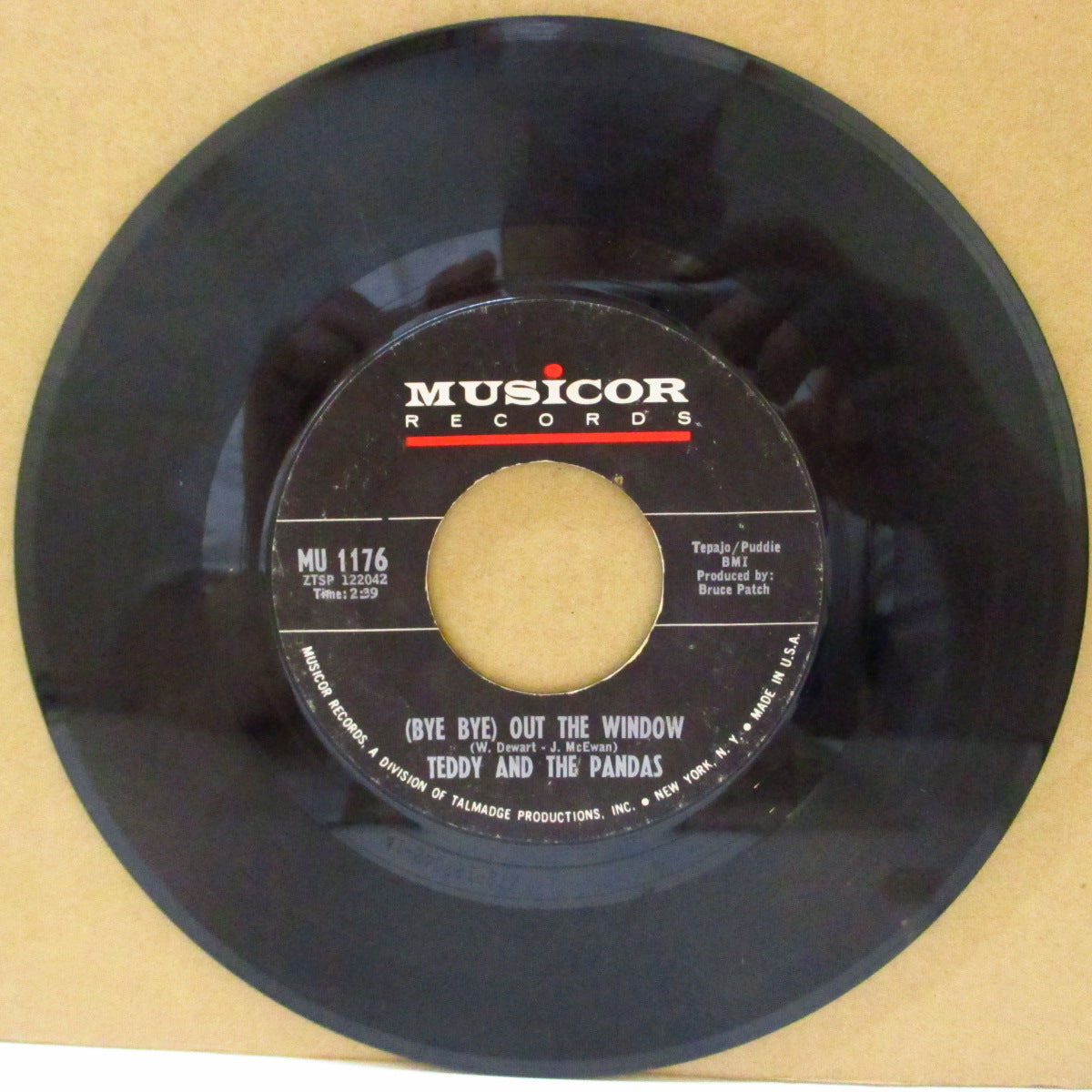 TEDDY AND THE PANDAS (テディ・アンド・ザ・パンダス) - (Bye Bye) Out The Window (US '65 ミュージコー社再発 7インチ)美メロ・ボップ・ガレージ!