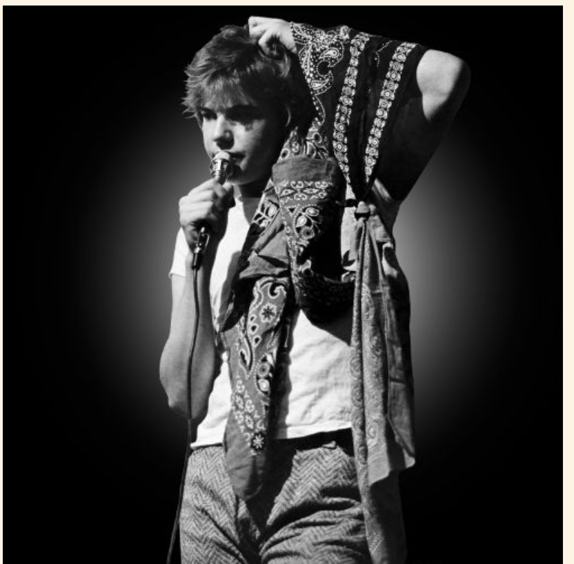 DARBY CRASH (ダービー・クラッシュ) - Theresa K. Photo (限定 Tシャツ「L」サイズ/ New)イギーの門弟、堕落のカリスマ、ダービー・クラッシュ (ジャームス)!