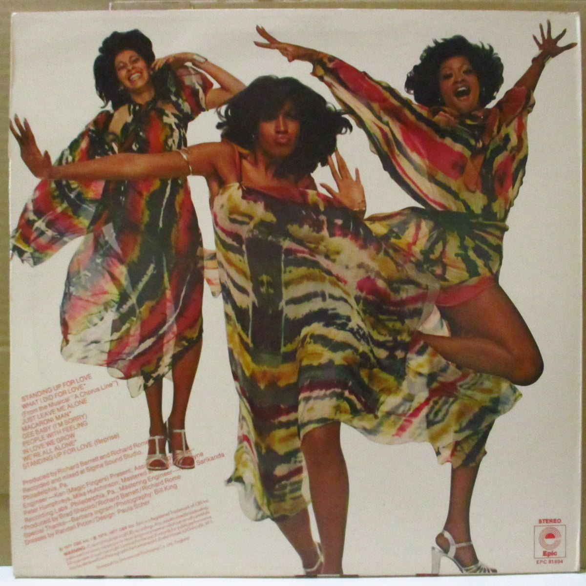 THREE DEGREES, THE (ザ・スリー・ディグリーズ) - Standing Up For Love (UK '77 オリジナル・ステレオ LP)LPは未再発化。