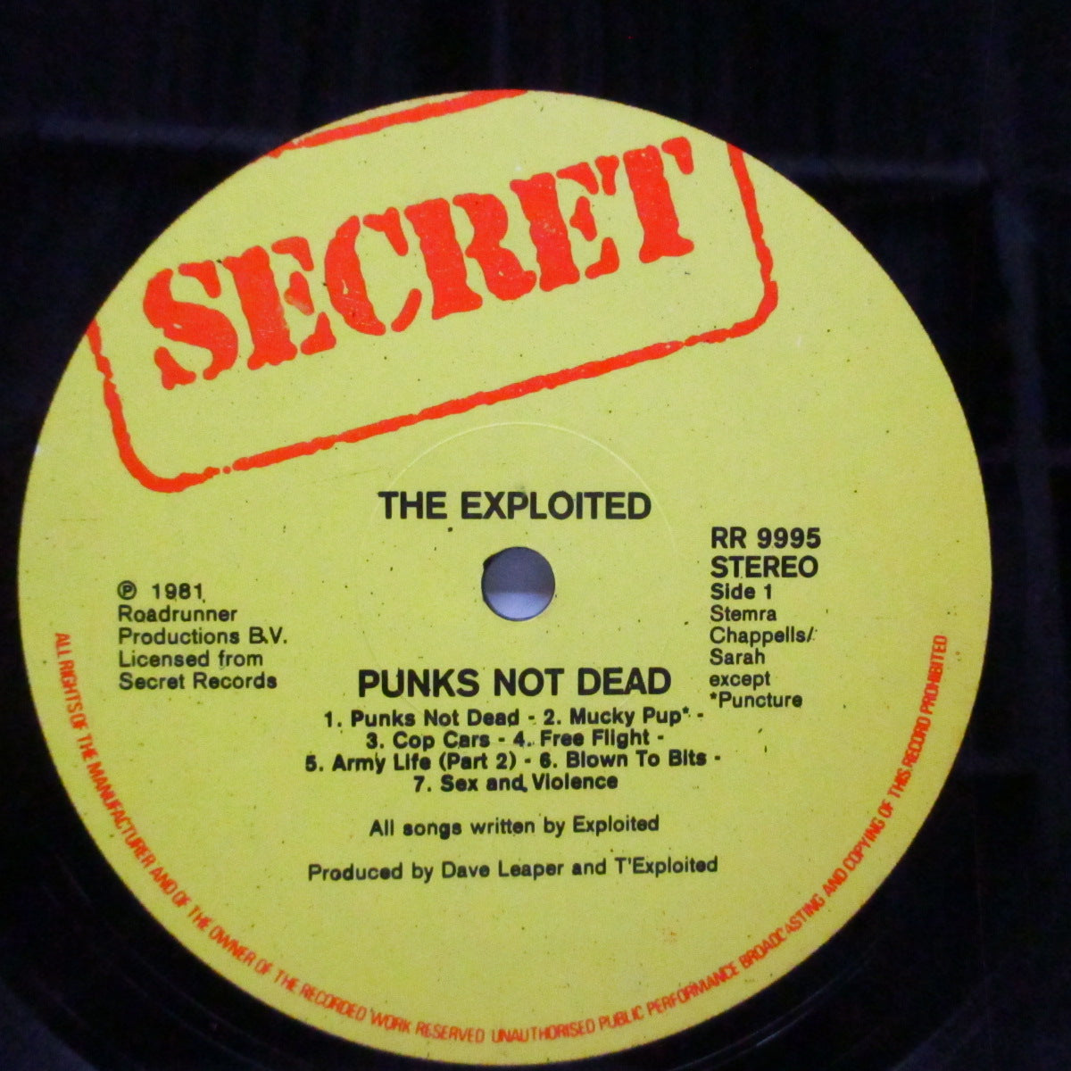 EXPLOITED, THE (ジ・エクスプロイテッド) - Punks Not Dead (Benelux オリジナル「黄色ラベ」LP)