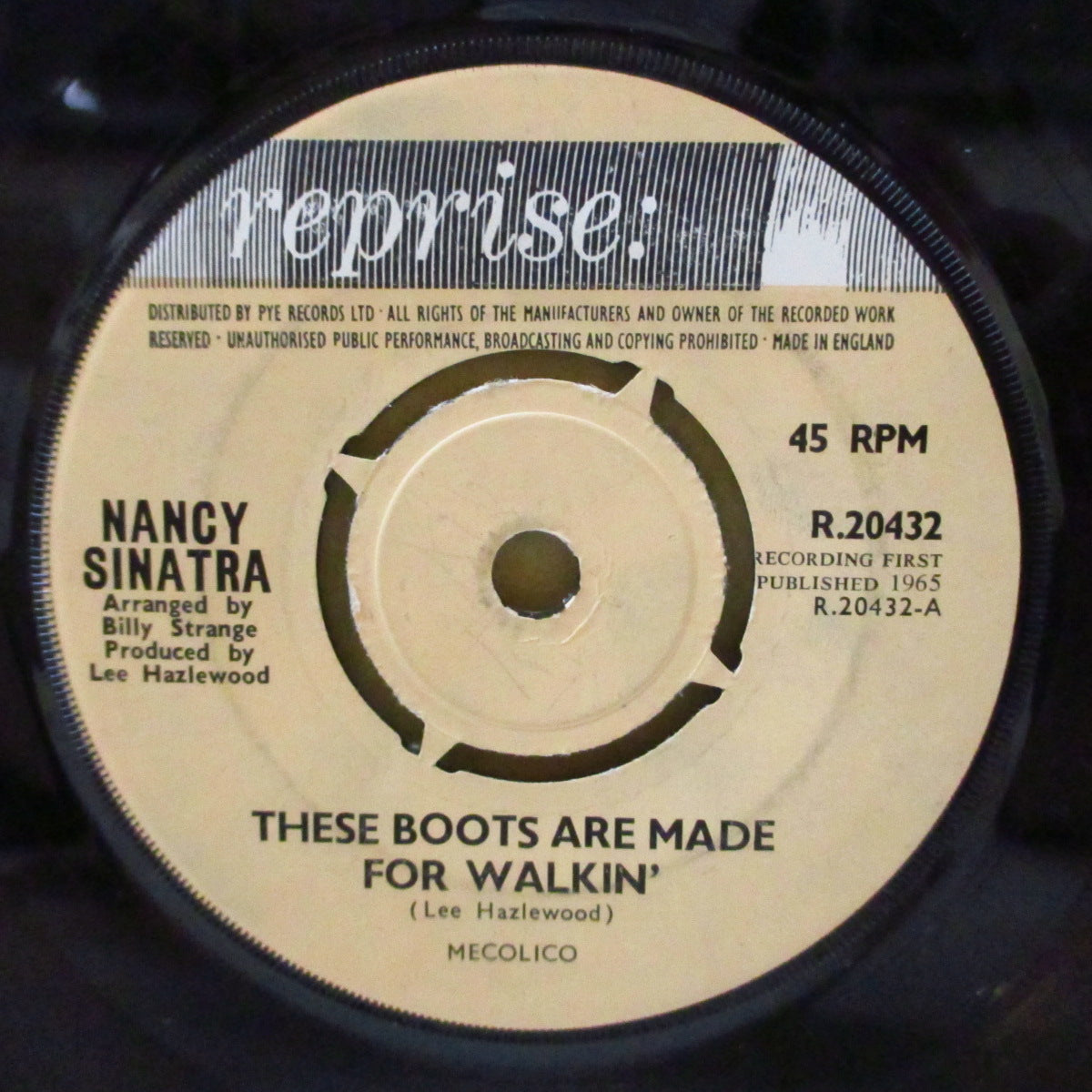 NANCY SINATRA (ナンシー・シナトラ) - These Boots Are Made For Walkin' (UK '65 オリジナル「プッシュアウト・センター」7インチ+カンパニースリーブ)'65年大ヒット名曲!