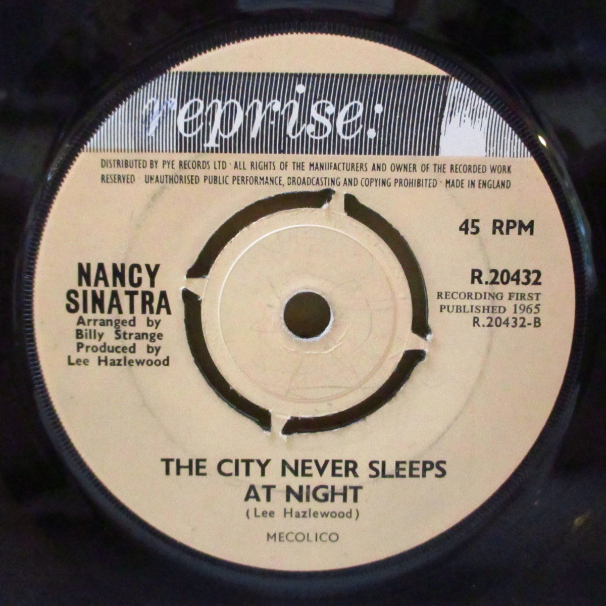 NANCY SINATRA (ナンシー・シナトラ) - These Boots Are Made For Walkin' (UK '65 オリジナル「プッシュアウト・センター」7インチ+カンパニースリーブ)'65年大ヒット名曲!