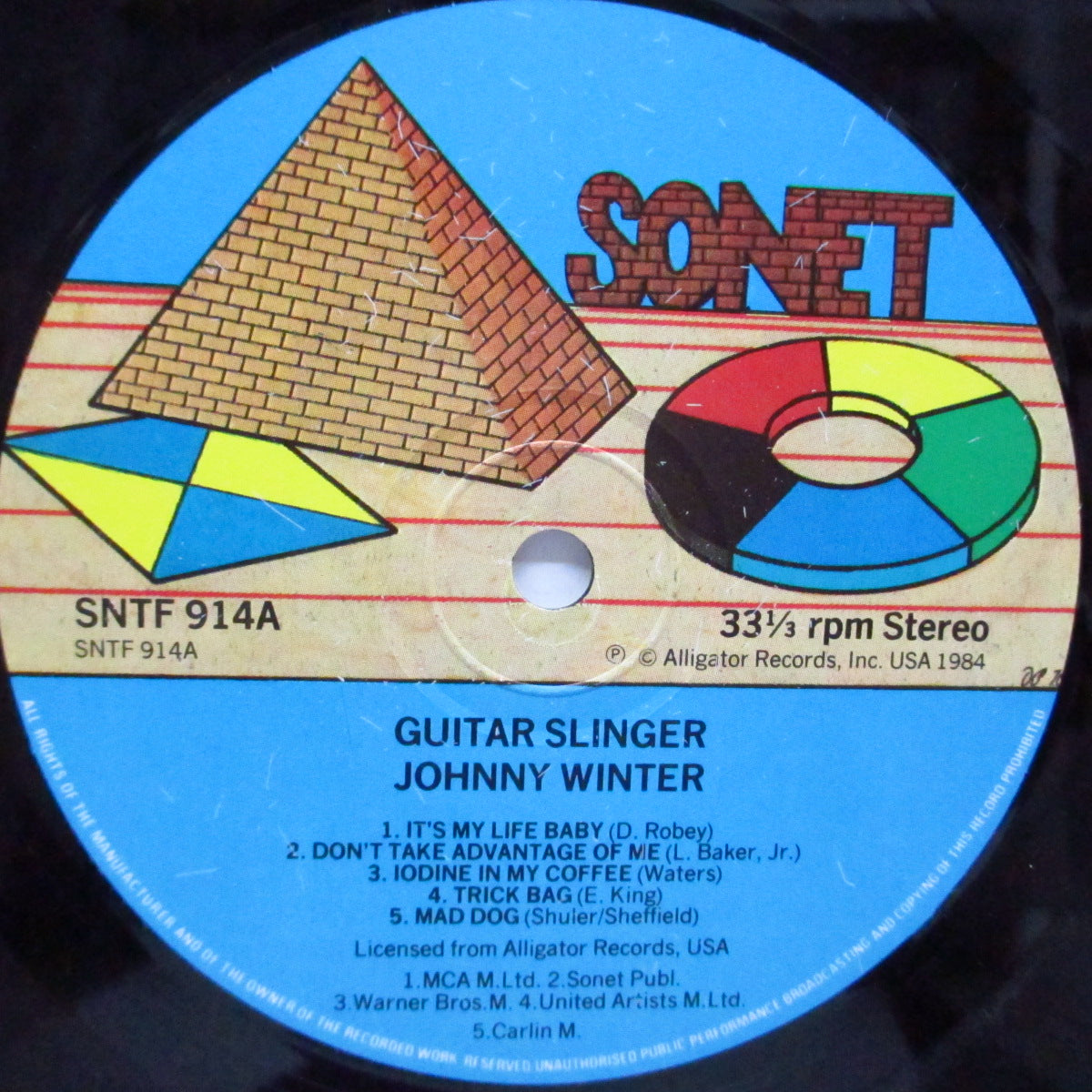JOHNNY WINTER (ジョニー・ウィンター) - Guitar Slinger (UK オリジナル「ピラミッド・カラーイラスト水色ラベ」LP)