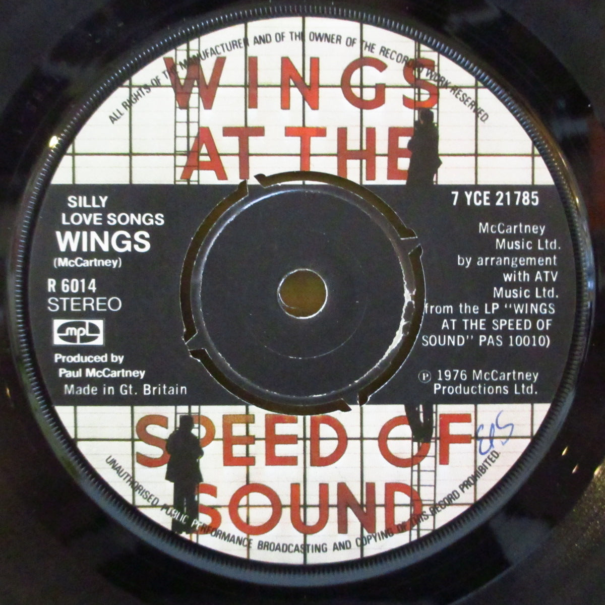 PAUL McCARTNEY & WINGS (ポール・マッカートニー & ウイングス) - Silly Love Songs (UK '76 オリジナル「カラーカスタム・ラベ・ラウンドセンター」7インチ+ダイカット黒スリーブ)