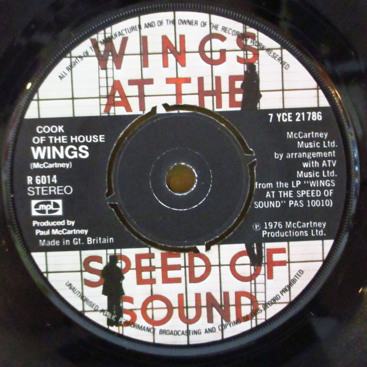 PAUL McCARTNEY & WINGS (ポール・マッカートニー & ウイングス) - Silly Love Songs (UK '76 オリジナル「カラーカスタム・ラベ・ラウンドセンター」7インチ+ダイカット黒スリーブ)