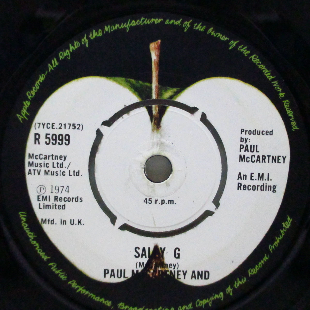 PAUL McCARTNEY & WINGS (ポール・マッカートニー & ウイングス) - Junior's Farm (UK オリジナル「ラウンドセンター」7"+「アップルロゴ入」黒カンパニースリーブ)