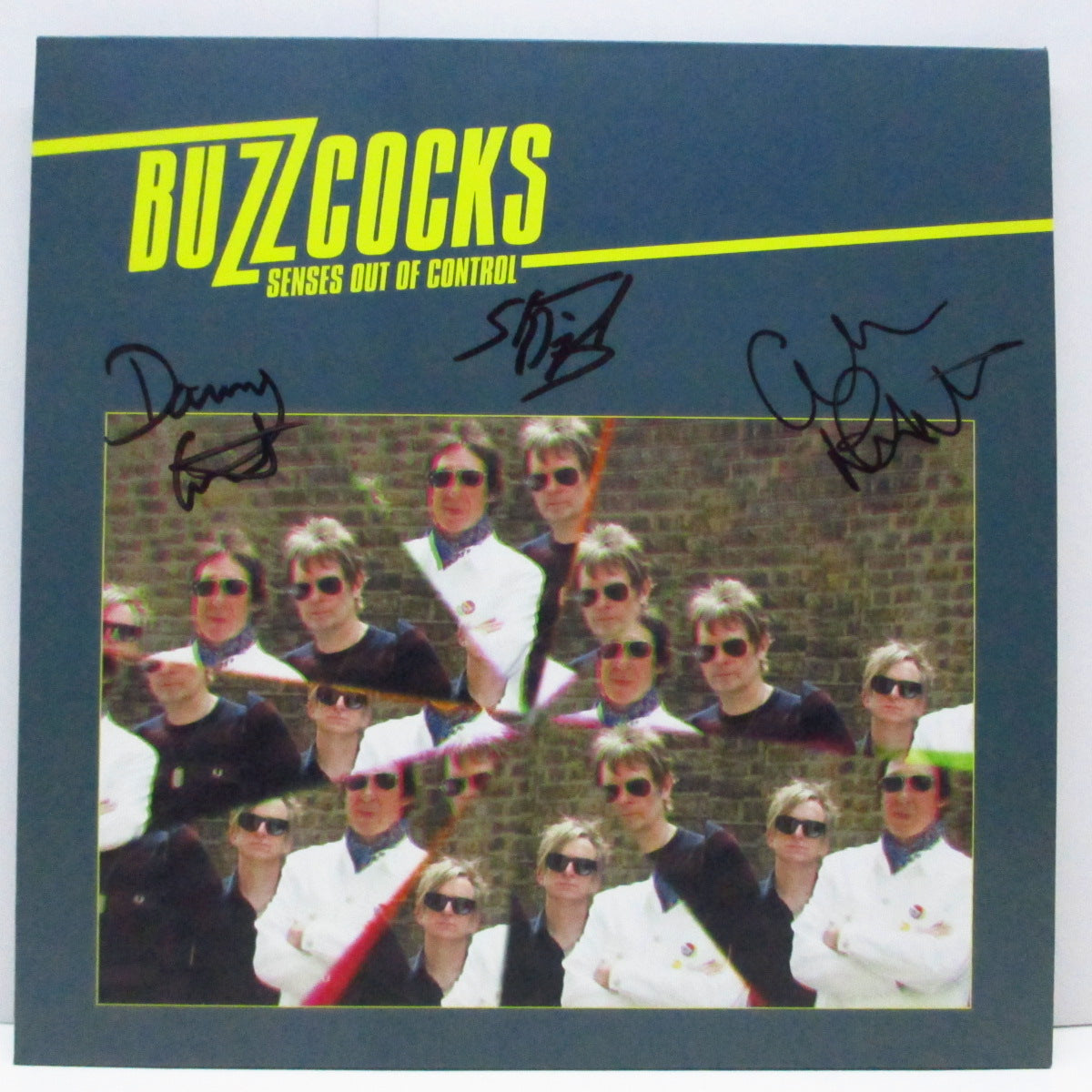 BUZZCOCKS (バズコックス) - Senses Out Of Control +2 (UK 限定プレス 10"/メンバー3人の直筆サイン入ジャケ)