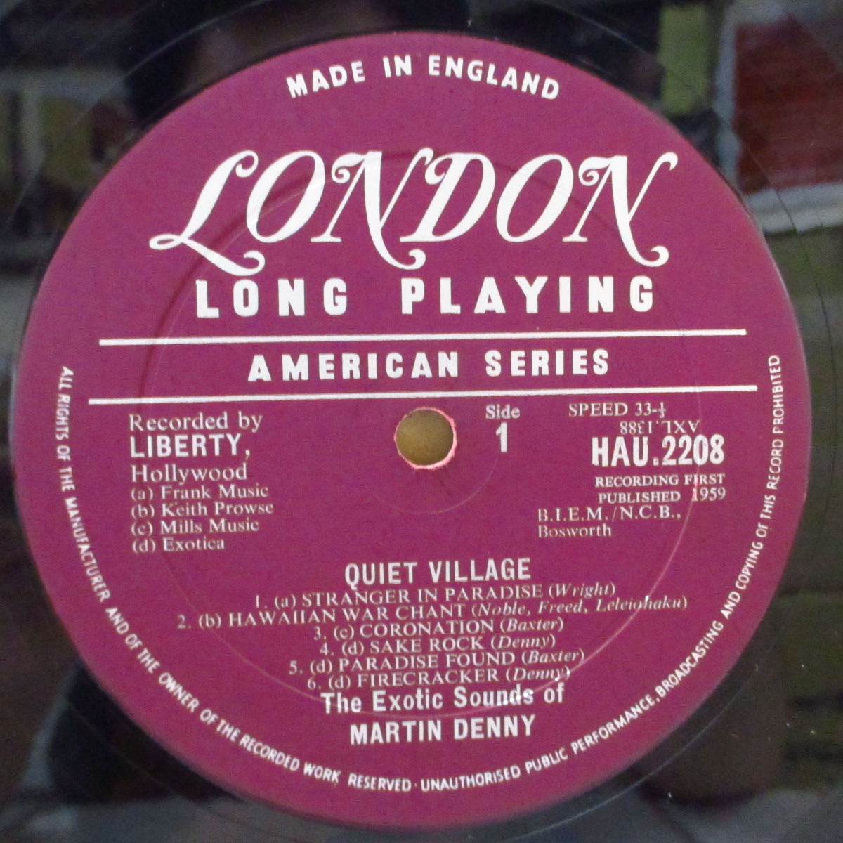 MARTIN DENNY (マーティン・デニー) - Quiet Village (UK オリジナル・モノラル LP/表面コーティング2面折り返しジャケ)