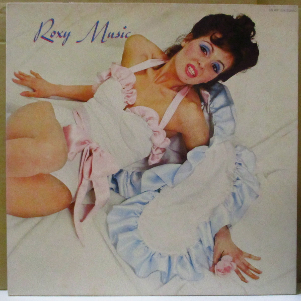 ROXY MUSIC (ロキシー・ミュージック)  - Roxy Music <1st Album> (Japan '77 再発 LP+インサート, 光沢見開きジャケ/帯欠) '72年1stアルバム