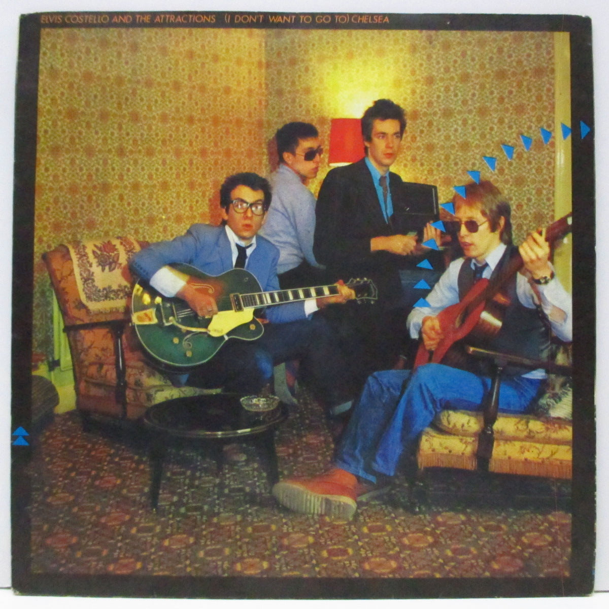 ELVIS COSTELLO & The Attractions ‎ (エルヴィス・コステロ & ジ・アトラクションズ)  - (I Don't Want To Go To) Chelsea (UK オリジナル「小穴ラウンドセンター」7"/光沢固紙折り返ジャケ) '78年のヒットシングル！