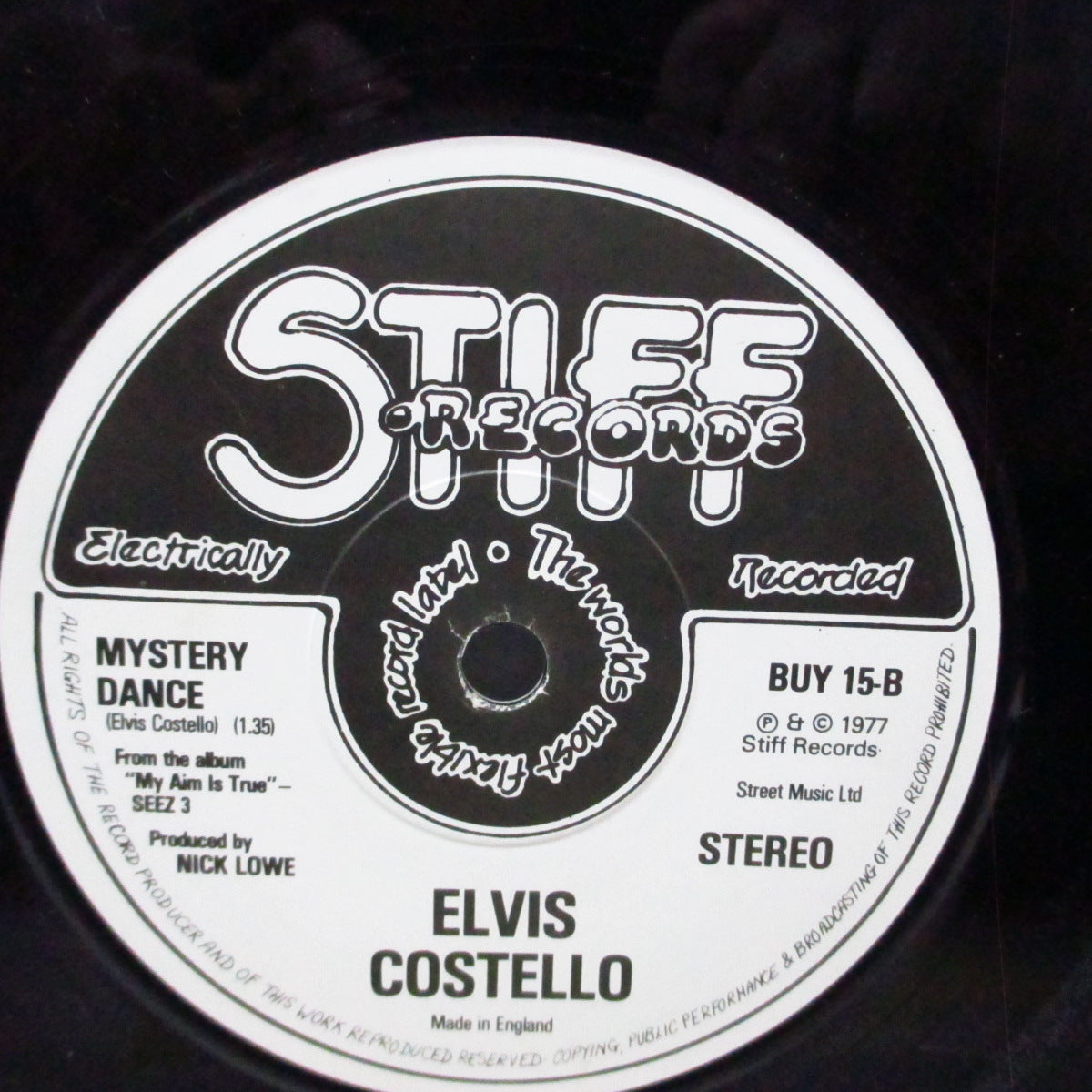 ELVIS COSTELLO  (エルヴィス・コステロ)  - Red Shoes (UK '77セカンドプレス「フラットセンター」7"/カンパニースリーブ) ラベ周りに滑り止めラベルリング無 Ver !