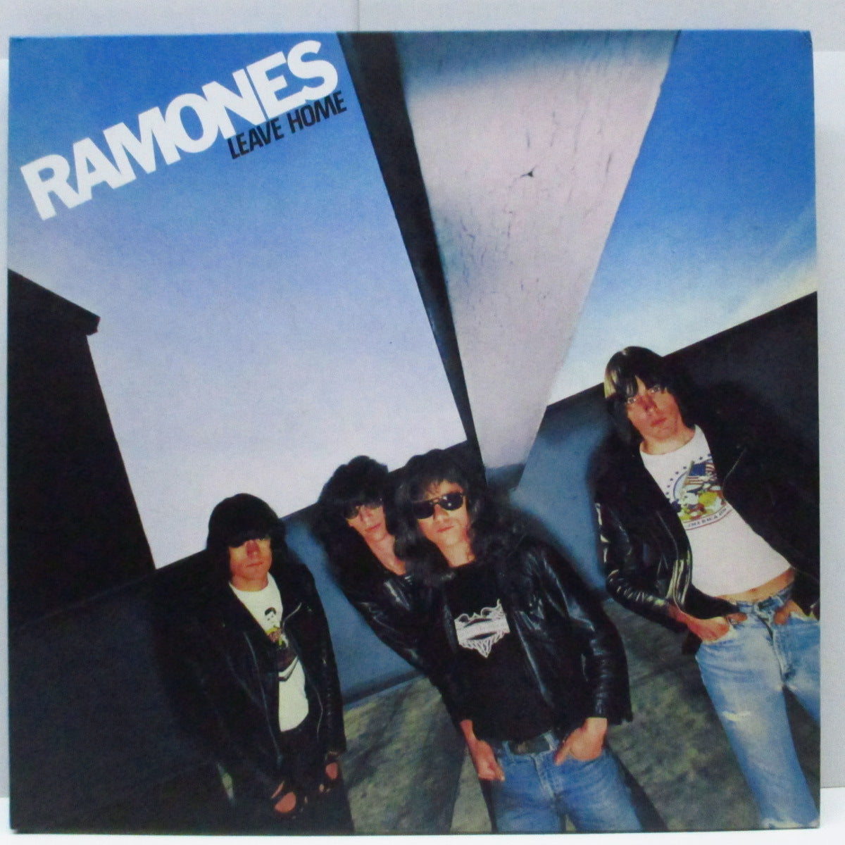 RAMONES (ラモーンズ)  - Leave Home (Worldwide 「40周年記念15,000限定ナンバリング入」LP+3xCD、ブックレットDXセット/見開ハードカバージャケ）
